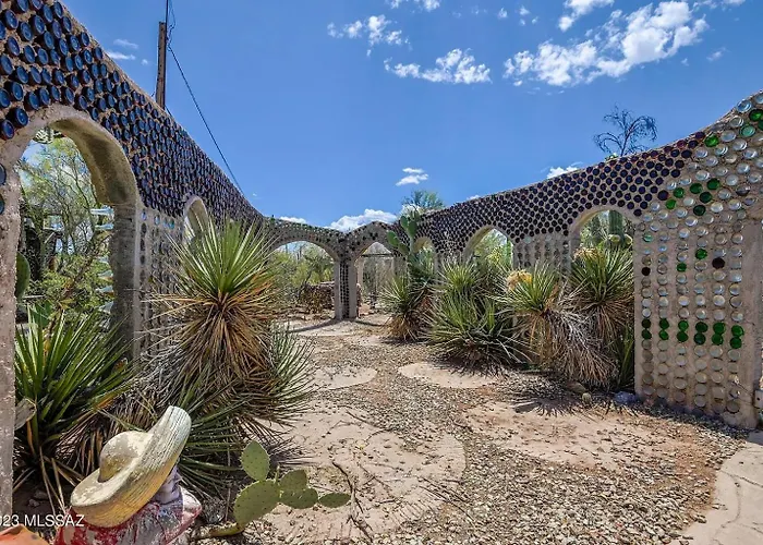 Holiday home Bottle House - New Listing - Special Deals