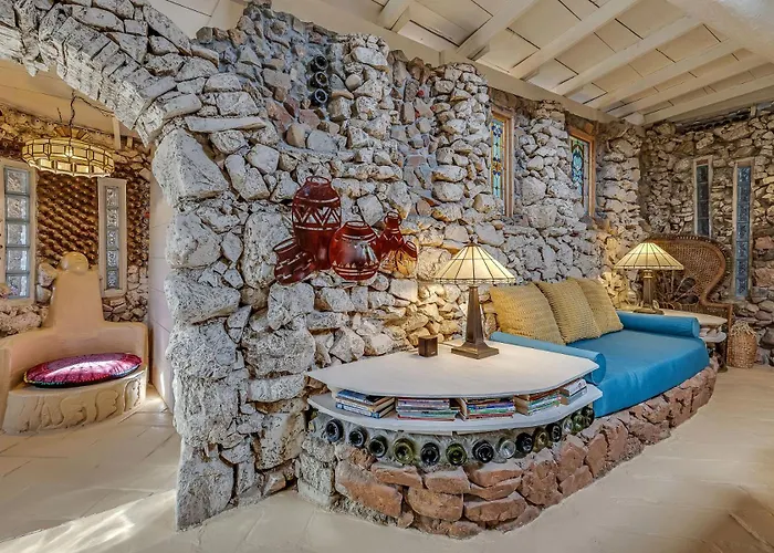 Bottle House - New Listing - Special Deals Holiday home *
