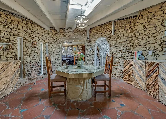Holiday home Bottle House - New Listing - Special Deals