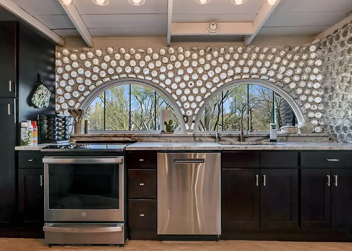 Bottle House - New Listing - Special Deals Holiday home